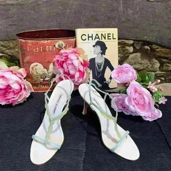 Manolo Blahnik Shoes - Manolo Blahnik Calf Leather Heels Size 8
